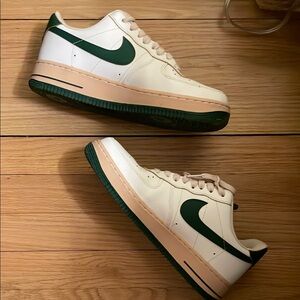 Nike women’s  White and Green Sneakers